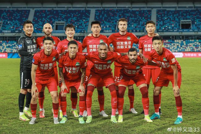 这份合同比原先的合同增加了一年年限，而且是那不勒斯历史上薪水最高的合同之一，各方几乎已经达成一致。